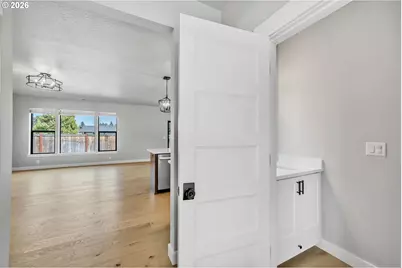 503 Honeysuckle Ln, Eugene, OR 97401 - Photo 5