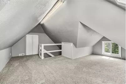 1067 Oak St, Silverton, OR 97381 - Photo 33