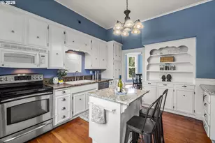 1067 Oak St, Silverton, OR 97381 - Photo 13