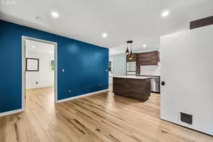 1067 Oak St, Silverton, OR 97381 - Photo 39