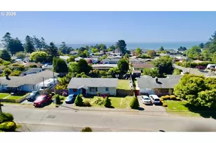 321 Maple St, Brookings, OR 97415 - Photo 3