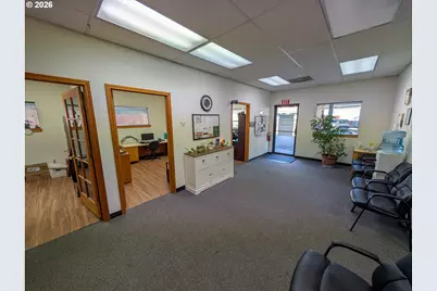107 Island Ave, La Grande, OR 97850 - Photo 9