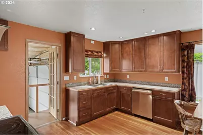 508 S 2nd St, Silverton, OR 97381 - Photo 9