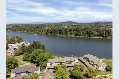 5110 S Landing Dr #303, Portland, OR 97239 - Photo 3