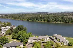 5110 S Landing Dr, Portland, OR 97239 - Photo 3