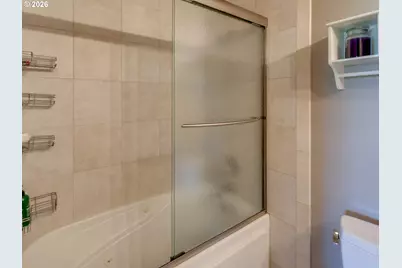 5110 S Landing Dr #303, Portland, OR 97239 - Photo 21