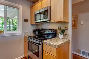5110 S Landing Dr, Portland, OR 97239 - Photo 11