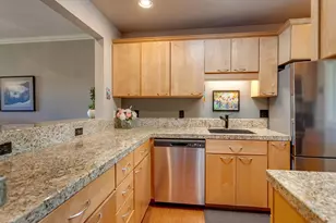 5110 S Landing Dr, Portland, OR 97239 - Photo 9