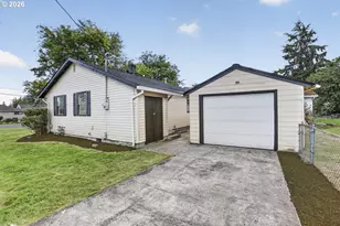 2004 Tualatin St, Saint Helens, OR 97051 - Photo 17