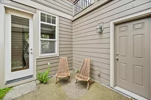 909 SE Marion St, Portland, OR 97202 - Photo 17