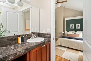 909 SE Marion St, Portland, OR 97202 - Photo 25