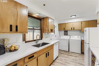 7417 SE Henry Pl, Portland, OR 97206 - Photo 11