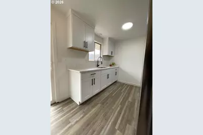 240 SE 26th Ave, Hillsboro, OR 97123 - Photo 9