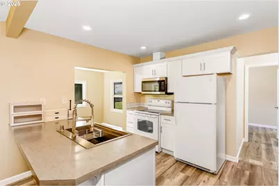 1617 7th Ave, Longview, WA 98632 - Photo 5