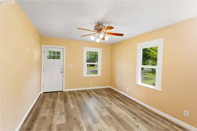 1617 7th Ave, Longview, WA 98632 - Photo 3