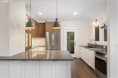 8130 SE Madison St, Portland, OR 97215 - Photo 11