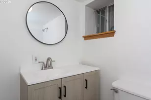 8130 SE Madison St, Portland, OR 97215 - Photo 33