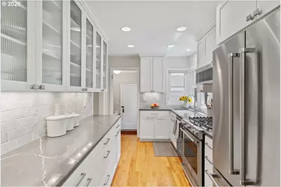 8175 SW Fairway Dr, Portland, OR 97225 - Photo 11