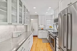 8175 SW Fairway Dr, Portland, OR 97225 - Photo 11