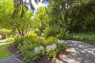 8175 SW Fairway Dr, Portland, OR 97225 - Photo 39