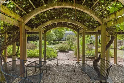 8175 SW Fairway Dr, Portland, OR 97225 - Photo 41