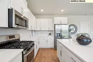 16703 SE Multnomah Falls Dr, Happy Valley, OR 97086 - Photo 9