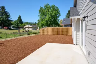 272 SE Ivy St, Mill City, OR 97360 - Photo 33