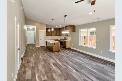 272 SE Ivy St, Mill City, OR 97360 - Photo 11