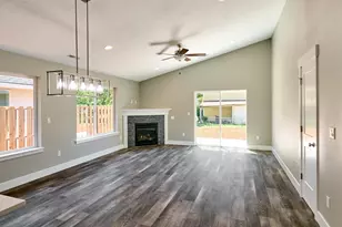 272 SE Ivy St, Mill City, OR 97360 - Photo 13