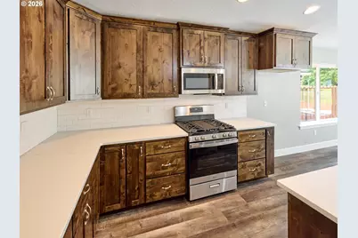 272 SE Ivy St, Mill City, OR 97360 - Photo 9