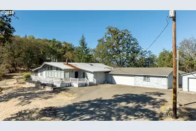 237 Country Ln, Roseburg, OR 97471 - Photo 5