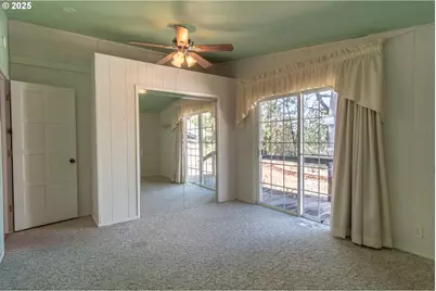 237 Country Ln, Roseburg, OR 97471 - Photo 27