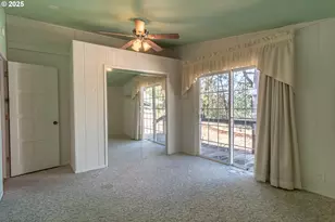 237 Country Ln, Roseburg, OR 97471 - Photo 27