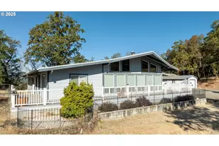 237 Country Ln, Roseburg, OR 97471 - Photo 3