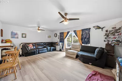783 W Main St, Sheridan, OR 97378 - Photo 11