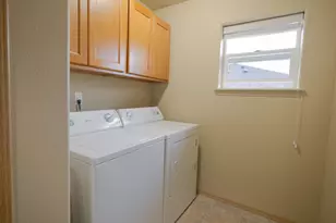 2037 SE Huckleberry Ave, Warrenton, OR 97146 - Photo 17