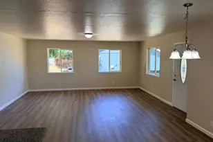 974 NE Bond St, Myrtle Creek, OR 97457 - Photo 3