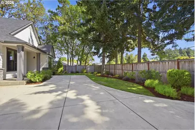 2595 Crescent Ave, Eugene, OR 97408 - Photo 3