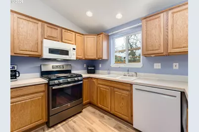 1869 Plateau St NE, Salem, OR 97305 - Photo 21