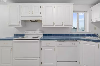 3415 Lake Vanessa Cir NW, Salem, OR 97304 - Photo 13