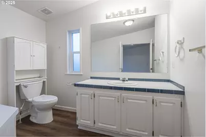 3415 Lake Vanessa Cir NW, Salem, OR 97304 - Photo 15