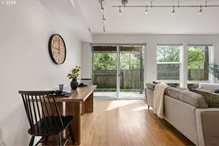 327 Rustic Pl, Eugene, OR 97401 - Photo 11