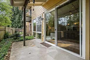 327 Rustic Pl, Eugene, OR 97401 - Photo 15