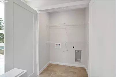 15153 E Burnside, Portland, OR 97233 - Photo 13