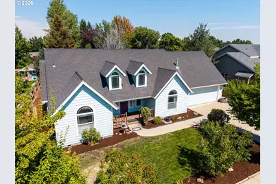 2067 NW Poplar Pl, Redmond, OR 97756 - Photo 1