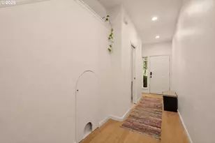 4220 NE Simpson Ct, Portland, OR 97218 - Photo 3