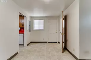 2093 Grove St, Eugene, OR 97404 - Photo 17