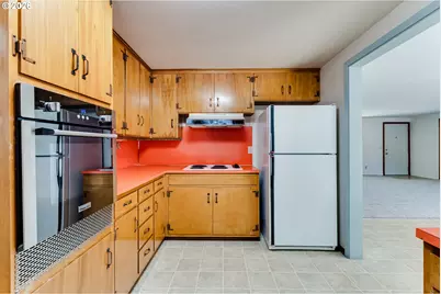 2093 Grove St, Eugene, OR 97404 - Photo 13