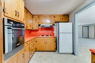 2093 Grove St, Eugene, OR 97404 - Photo 13