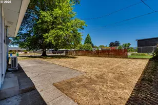 2093 Grove St, Eugene, OR 97404 - Photo 39